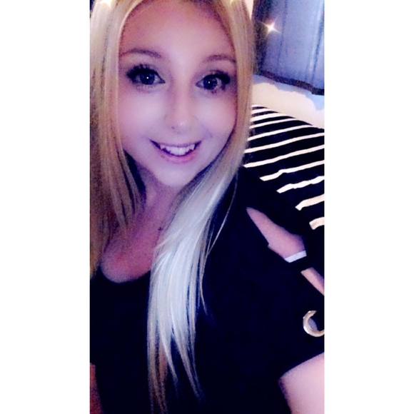 Meet your Posher, Bri - Picture 1 of 1